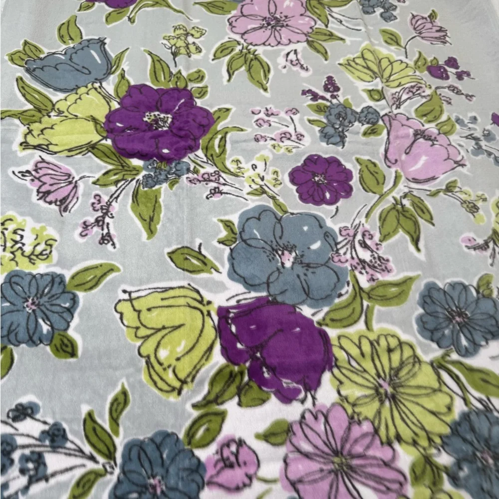 NWT Vera Bradley Water Color Beach Towel Retired Pattern
